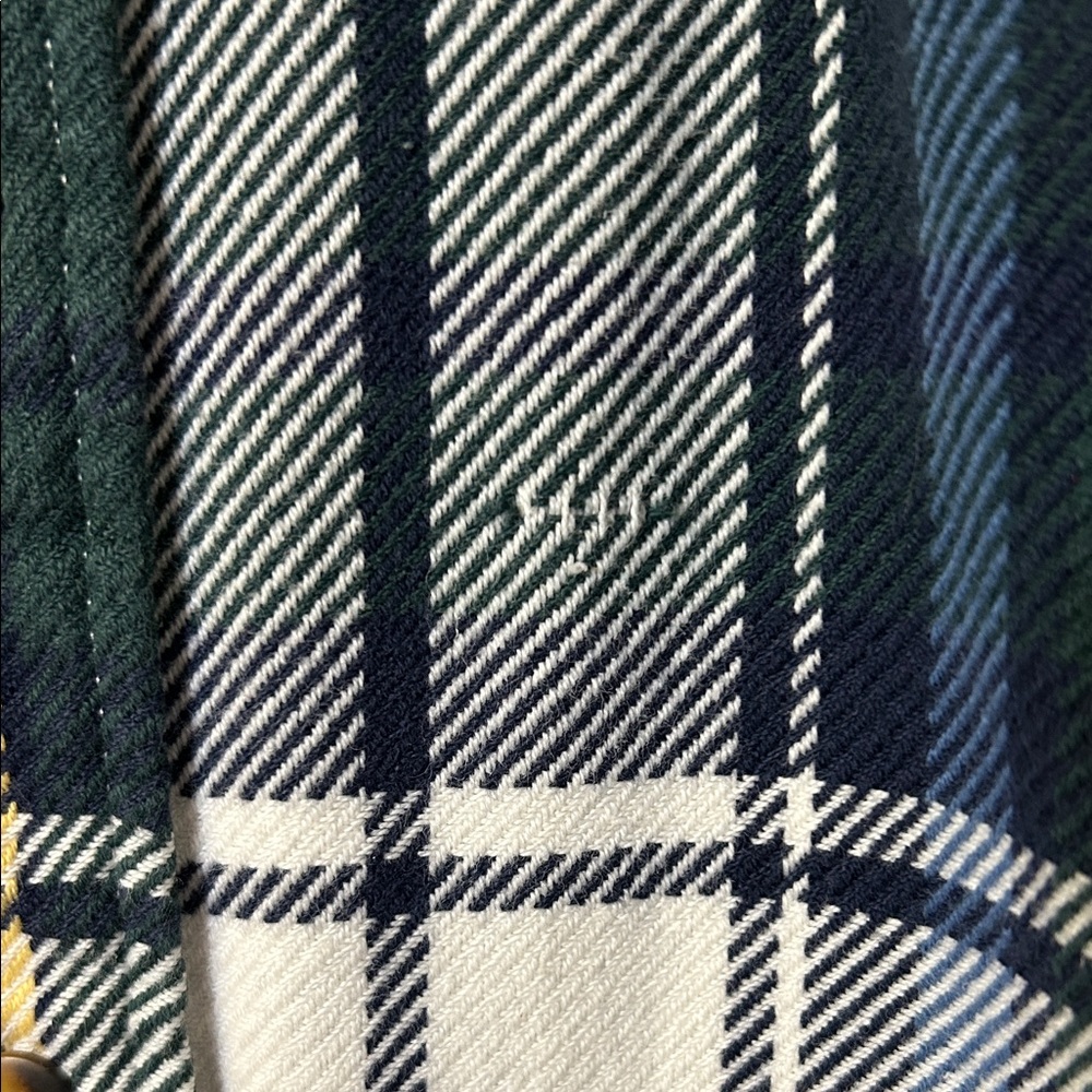 Nautica Men's Sz L heavyweight Navy, Green & White Plaid flannel Shirt - Picture 4 of 5